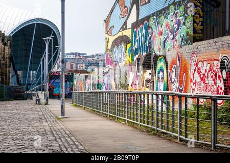 The Sage und die umliegenden Gehwege., Gateshead, Tyne and Wear, England, Großbritannien Stockfoto