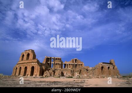 LIBYEN, IN DER NÄHE VON TRIPOLIS, SABRATHA, RÖMISCHES THEATER (2. JAHRHUNDERT NACH CHRISTUS) Stockfoto