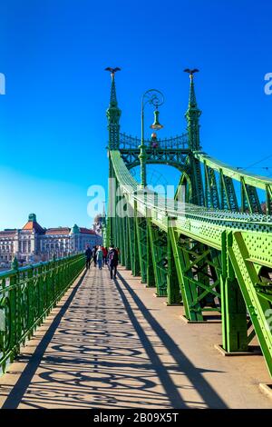 Freiheitsbrücke (Szabadság Híd) in Budapest, Ungarn Stockfoto