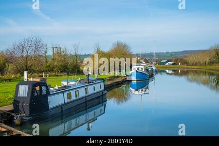 Boote auf dem Gloucester and Sharpness Canal. Stockfoto