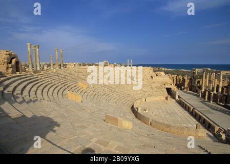 LIBYEN, IN DER NÄHE VON TRIPOLIS, LEPTIS MAGNA, THEATER Stockfoto