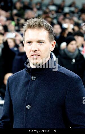 London, Großbritannien. Feb. 2020. RB Leipzig Manager, Julian Nagelsmann während der UEFA Champions League Runde des 16. Spiels zwischen Tottenham Hotspur und RB Leipzig im Tottenham Hotspur Stadium, London, England am 19. Februar 2020. Foto von Carlton Myrie. Nur redaktionelle Nutzung, Lizenz für kommerzielle Nutzung erforderlich. Keine Verwendung bei Wetten, Spielen oder einer einzelnen Club-/Liga-/Spielerpublikationen. Kredit: UK Sports Pics Ltd/Alamy Live News Stockfoto