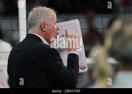 Perugia, Italien. Februar 2020. Heynen Vital (Coach Sir Safety Conad perugia) während Sir Sicoma Monini Perugia vs Projekt Warszawa, Volleybal Champions League Men Championship in Perugia, Italien, 19. Februar 2020 Credit: Independent Photo Agency/Alamy Live News Stockfoto