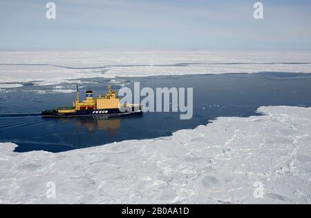 ANTARKTIS, WEDDELL-MEER, EISBRECHER KAPITAN KHLEBNIKOW IM PACKEIS Stockfoto