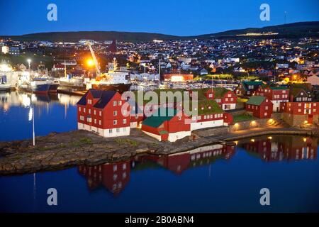 Tinganes am Abend, Halbinsel im Hafen, Färöer, Streymoy, Torshavn Stockfoto