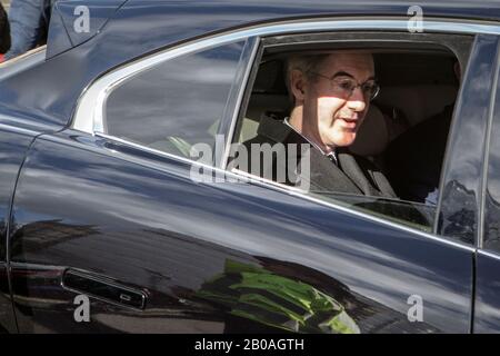 Februar 2020. Im Auto betritt Jacob Rees Mogg das parlament. Parlamentsgebäude, London, Großbritannien. Stockfoto