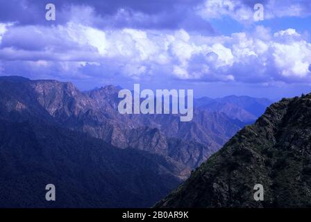 SAUDI-ARABIEN, IN DER NÄHE VON ABHA, HABALA, ASIR-GEBIRGE Stockfoto