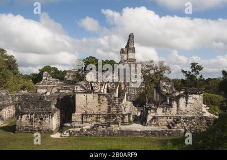 Guatemala, Tikal-Nationalpark, Gran Plaza, Templo I, Tempel des Grand Jaguar, 734 AD; UNESCO-Weltkulturerbe Stockfoto