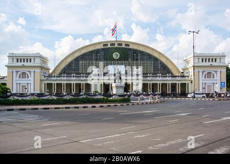Bangkok, Thailand 25/02/2020: Der Bahnhof Hua Lamphong ist der Hauptbahnhof in Bangkok, Thailand. Es befindet sich im Zentrum der Stadt Stockfoto
