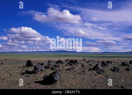 MONGOLIA, WÜSTE GOBI, IN DER NÄHE VON DALANZADGAD, GRASLAND (STEPPEN) Stockfoto