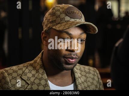 London, Großbritannien. Feb. 2020. Todrick Hall, der an einer Pressenacht für Eine Nachricht in einer Flasche im Peacock Theatre in London Credit: Sopa Images Limited/Alamy Live News teilnimmt Stockfoto