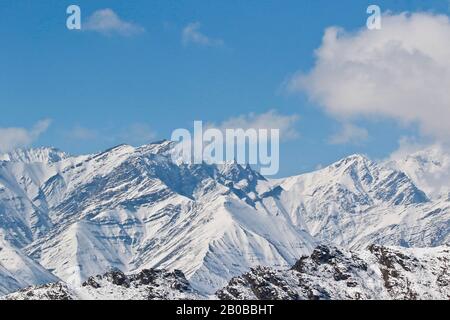 Stok Kangri ist der höchste Berg in der Stok-Reihe des Himalaya im Ladakh. Indien Stockfoto