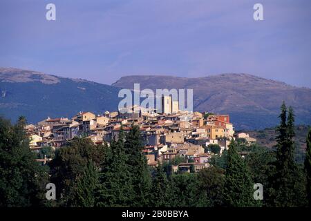 FRANKREICH, FRANZÖSISCHE RIVIERA, COTE D'AZUR, IN DER NÄHE VON NICE, BLICK AUF BIOT DORF Stockfoto