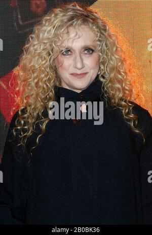 Los Angeles, USA. Feb. 2020. Carol Kane Walking the Red teppich at the Premiere of Amazon Prime Video's "Hunters" Held at DGA Theatre on February 19, 2020 in Los Angeles, Kalifornien USA (Foto von Parisa Afshahi/Sipa USA) Credit: SIPA USA/Alamy Live News Stockfoto