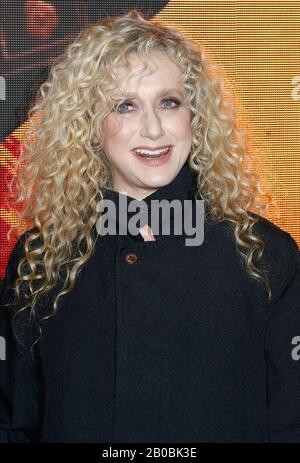 Los Angeles, USA. Feb. 2020. Carol Kane Walking the Red teppich at the Premiere of Amazon Prime Video's "Hunters" Held at DGA Theatre on February 19, 2020 in Los Angeles, Kalifornien USA (Foto von Parisa Afshahi/Sipa USA) Credit: SIPA USA/Alamy Live News Stockfoto