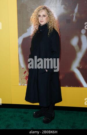 Los Angeles, USA. Feb. 2020. Carol Kane Walking the Red teppich at the Premiere of Amazon Prime Video's "Hunters" Held at DGA Theatre on February 19, 2020 in Los Angeles, Kalifornien USA (Foto von Parisa Afshahi/Sipa USA) Credit: SIPA USA/Alamy Live News Stockfoto