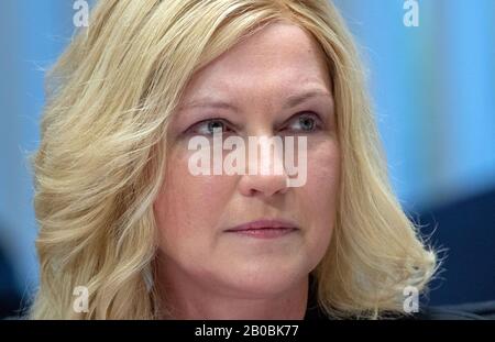 29. Januar 2020, Mecklenburg-Vorpommern, Schwerin: Manuela Schwesig (SPD), die Ministerpräsidentin von Mecklenburg-Vorpommern, im Landtag Mecklenburg-Vorpommern. Foto: Jens Büttner / dpa-Zentralbild / ZB Stockfoto