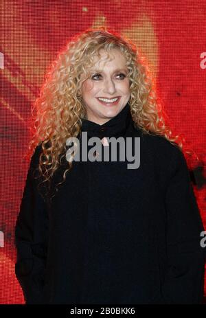 Los Angeles, USA. Feb. 2020. Carol Kane Walking the Red teppich at the Premiere of Amazon Prime Video's "Hunters" Held at DGA Theatre on February 19, 2020 in Los Angeles, Kalifornien USA (Foto von Parisa Afshahi/Sipa USA) Credit: SIPA USA/Alamy Live News Stockfoto