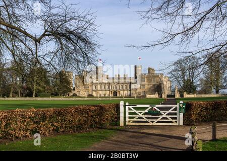 Castle Ashby House, ein Landhaus aus dem 16. Jahrhundert, das die Familie Compton beherbergt; Northamptonshire, Großbritannien Stockfoto