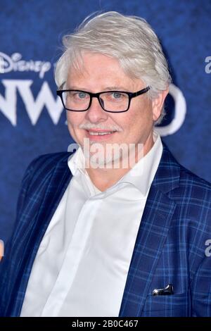 Los Angeles, USA. Februar 2020. Dave Foley bei der Weltpremiere des Films "Onward: No Halves" im El Capitain Theatre. Los Angeles, 18. Februar 2020 - weltweite Nutzung Credit: Dpa/Alamy Live News Stockfoto