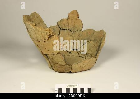 Niederlande Vorgeschichte, Topf, Fragment, Steingut, 24 x 28 x 17,4 cm, Vorgeschichte, Niederlande, Noord-brabant, Oss, Oss, Ussen Stockfoto