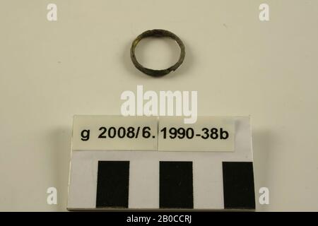 Ring aus Bronze. Militär., Ring, Metall, Bronze, h: 0,3 cm, Durchmesser: 2 cm, roman 15-30 AD, Niederlande, Nordholland, Velsen, Velsen, Velsen i. Stockfoto