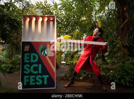 Creatives Teammitglied Conor Ellis bei der Einführung des Programms für das Edinburgh Science Festival 2020 im Royal Botanic Garden, Edinburgh. PA Foto. Bilddatum: Donnerstag, 20. Februar 2020. Siehe PA Story SCOTLAND Science. Der Fotowredit sollte lauten: Jane Barlow/PA Wire Stockfoto