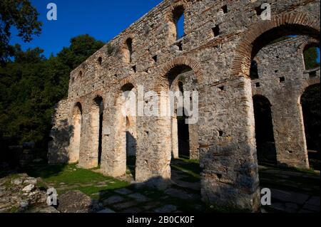 ALBANIEN, IN DER NÄHE VON SARANDA, BUTRINT NATIONALPARK, GROSSE BASILIKA, 6. JAHRHUNDERT NACH CHRISTUS Stockfoto