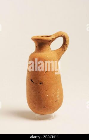 Eine Kanne mit runder Unterseite und einem Ohr, Geschirr, Steingut, H 15,5 cm, 925-539 v. Chr., Jordanien Stockfoto