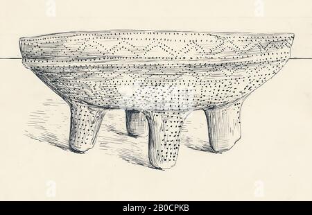Gießen einer Waage auf 4 Fuß, Dekoriert mit einer Art Radstempel in drei Zonen, von denen die beiden oberen aus zwei parallelen Linien aus quadratischen Eindrücken bestehen und darunter zwei schräg nach oben und unten geformte Linien auf die gleiche Weise und darunter eine horizontale Linie als Abschluss bildeten. Die untere dritte Zone besteht aus zahlreichen horizontalen Linien, die einen Winkel zwischen den Füßen bilden. Die Füße sind mit horizontalen Linien der gleichen Art verziert, Gießen, Schale, Putz, h: 10,8 cm, Durchm: 23,7 cm, Vorgeschichte -800 Stockfoto