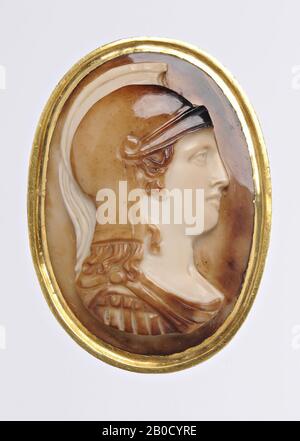 VZ: Büste von Minerva und Profil rechts, schmuckloser Helm mit Klappe und Helm, Cameo, Sardonyx, 3 Schichten, Farbe: Braun Stockfoto