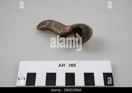 Fragment einer Steingut-Öllampe, mit Ausguss und Füllloch, Öllampe, Fragment, Steingut, 7,8 x 3 cm, roman, Niederlande, Südholland, Leidschendam-Voorburg, Voorburg, Arentsburg Stockfoto