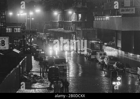 9/4/35 Billingsgate Fish Market 1981 Lower Thames St Early Morning Stockfoto