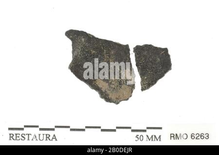 Plattenfragment, 2x, Plattenfragment, 2x, Kupferlegierung, 3,5 x 2,0 cm, x, Niederlande, Utrechter, Wijk bij Duurstede, Wijk bij Duurstede, Dorestad Stockfoto