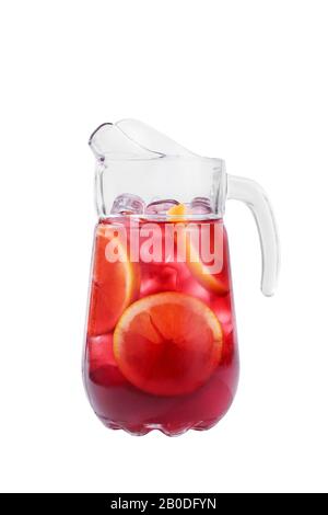 Einfarbige blickdichte Cocktail, Orange, Rot erfrischende in einem Krug mit Eiswürfel mit dem Geschmack der grapeprut, Erdbeere im Krug, Seitenansicht, isolierte whi Stockfoto