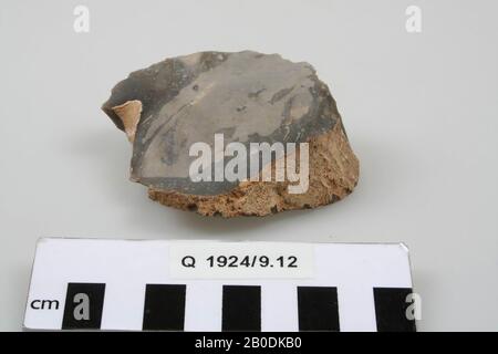 Feuersteinfragment, Fragment, Stein, Feuerstein, 6 x 7,5 cm, Vorgeschichte, Belgien, unbekannt, unbekannt, Tilice Stockfoto