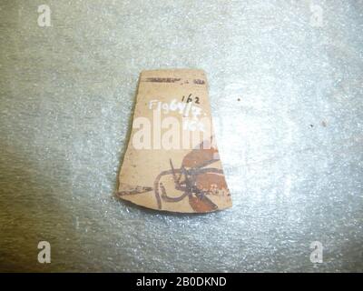 Shard, Beige, Blumenmuster, braun, rot, beige wahr, rotbraun zwischen Zweigen, Schard, Steingut, 4 x 5, Meroitische Zeit, 2. Bis 4. Jahrhundert A.D., Ägypten Stockfoto