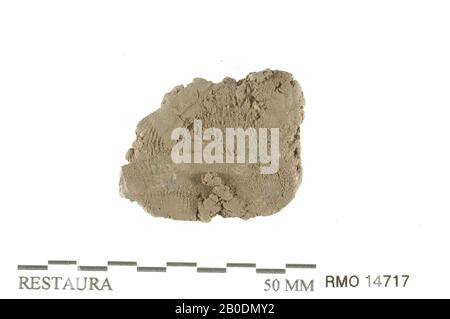 Niederlande Mittelalter, Plattenfragment, Blei, 3,0 x 2,2 cm, x, Niederlande, Utrechter, Wijk bij Duurstede, Wijk bij Duurstede, Dorestad Stockfoto