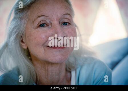 Nahaufnahme der älteren Frau Stockfoto