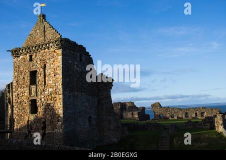 ST ANDREWS, SCHOTTLAND - 17/2/2020 - BLICK auf die Burg Stockfoto