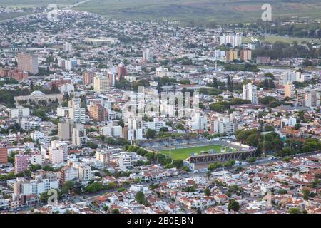 Skyline und Stadion in Salta, Argentinien Stockfoto