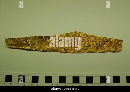 Fragment von blattgold diadem mit gepressten Locken, diadem, Grab diadem, Gold, 3,5 x 18,5 cm, -500 Stockfoto