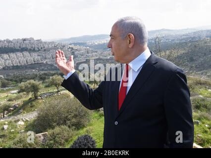 Har Homa Siedlung, Israel. Februar 2020. Der israelische Premierminister Benjamin Netanyahu kündigt am Donnerstag, den 20. Februar 2020, eine neue Nachbarschaft in der israelischen Siedlung Har Homa an. Foto von Debbie Hill/UPI Credit: UPI/Alamy Live News Stockfoto