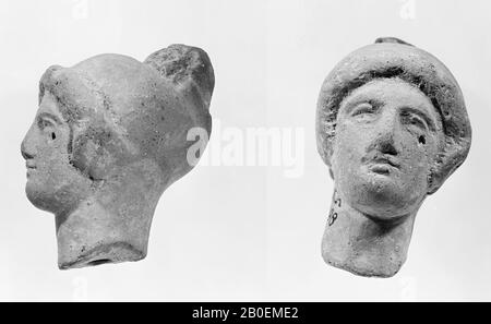 Aus Smyrna. Klassisches Terrakotta-Figurenfragment, Becher einer Frau mit Kekryphalos am Kopf, Figurin, Fragment, Kopf, Steingut, Terrakotta, 4,1 cm, klassisch -450 Stockfoto