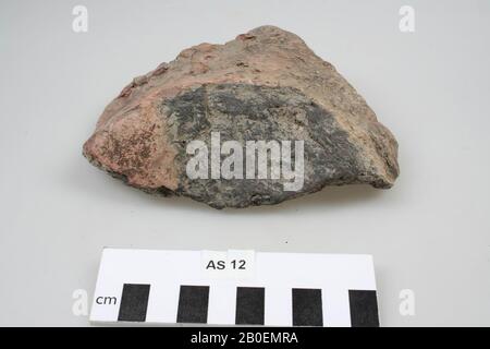 Niederlande Mittelalter, Fragment, Steingut, 8,8 x 13,9 x 6,6 cm, Mittelalter, Niederlande, Groningen Stockfoto