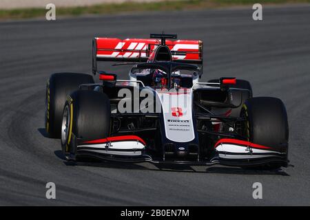 Montemelò, Barcelona - Spanien. Februar 2020. Formel-1-Vorsaisontest 2020. Februar 2020. Romain Grosjean aus Frankreich fuhr das (8) Haas F1 Team VF-20 am zweiten Tag des F1 Wintertests Credit: Marco Canoniero/Alamy Live News Stockfoto