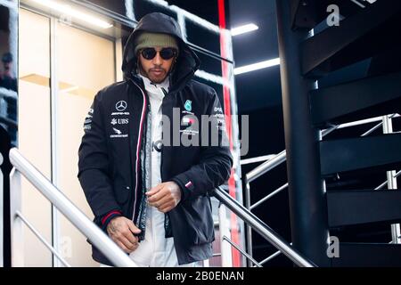 Montemelò, Barcelona - Spanien. Februar 2020. Formel-1-Vorsaisontest 2020. Februar 2020. Lewis Hamilton aus Großbritannien und das Mercedes AMG Petronas F1 Team am zweiten Tag des F1 Wintertestkredits: Marco Canoniero/Alamy Live News Stockfoto