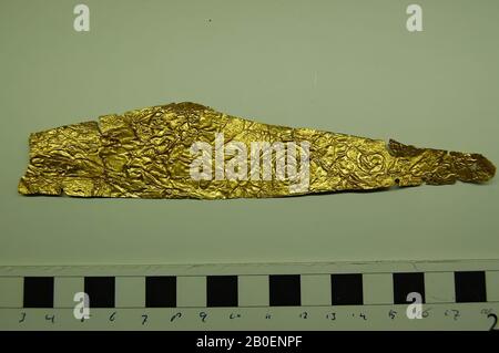 Fragment von blattgold diadem mit gepressten Locken, diadem, Grab diadem, Fragment, Gold, 3,4 x 15,7 cm, -500 Stockfoto