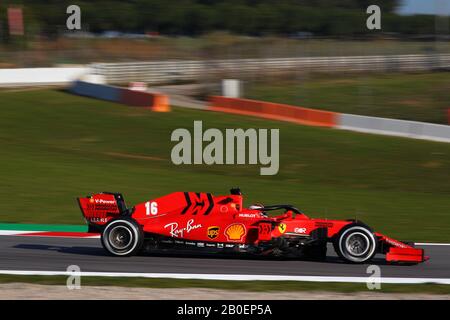 Montemelò, Barcelona - Spanien. Februar 2020. Formel-1-Vorsaisontest 2020. Februar 2020. Charles Leclerc von Monaco fuhr die (16) Scuderia Ferrari SF1000 am zweiten Tag des F1 Wintertestens Credit: Marco Canoniero/Alamy Live News Stockfoto