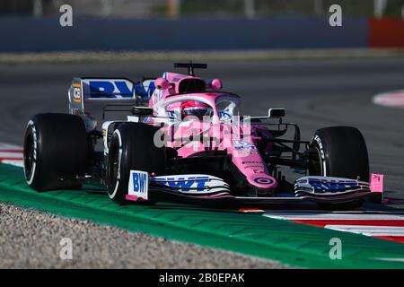 Montemelò, Barcelona - Spanien. Februar 2020. Formel-1-Vorsaisontest 2020. Februar 2020. Sergio Perez aus Mexiko fuhr den (11) Racing Point RP20 am zweiten Tag der F1-Winterprüfung auf dem Circuit Credit: Marco Canoniero/Alamy Live News Stockfoto